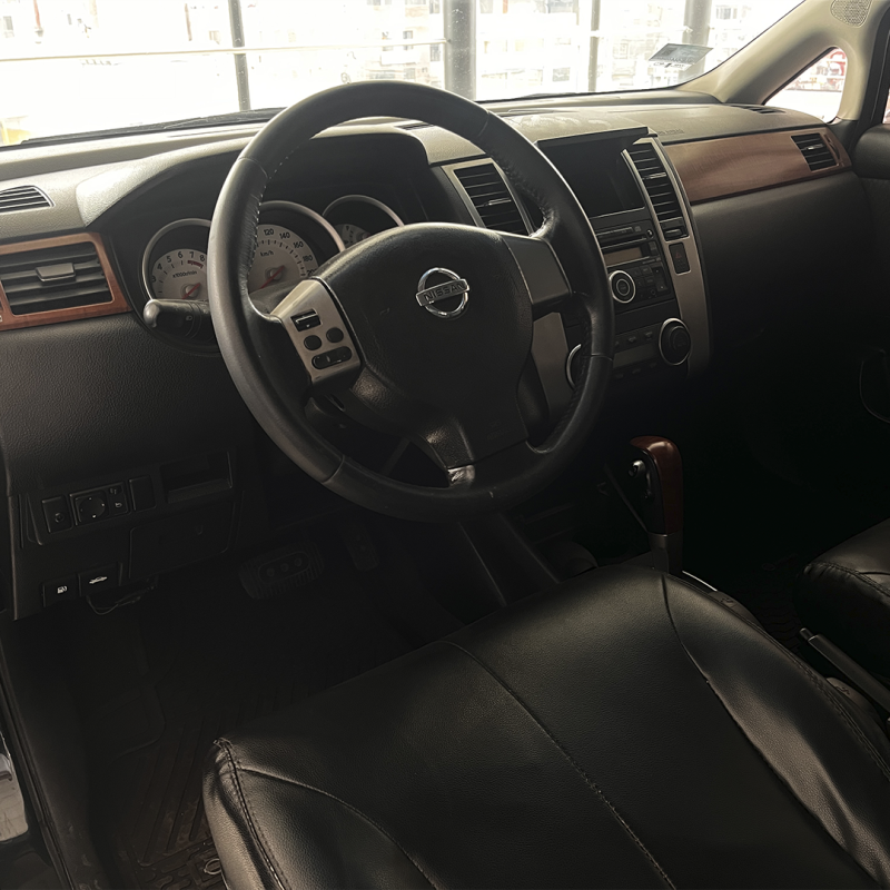 NISSAN TIIDA 2009